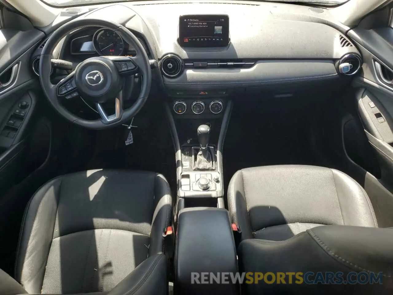 8 fotografías del automóvil dañado JM1DKDC79K0403635 MAZDA CX-3 2019
