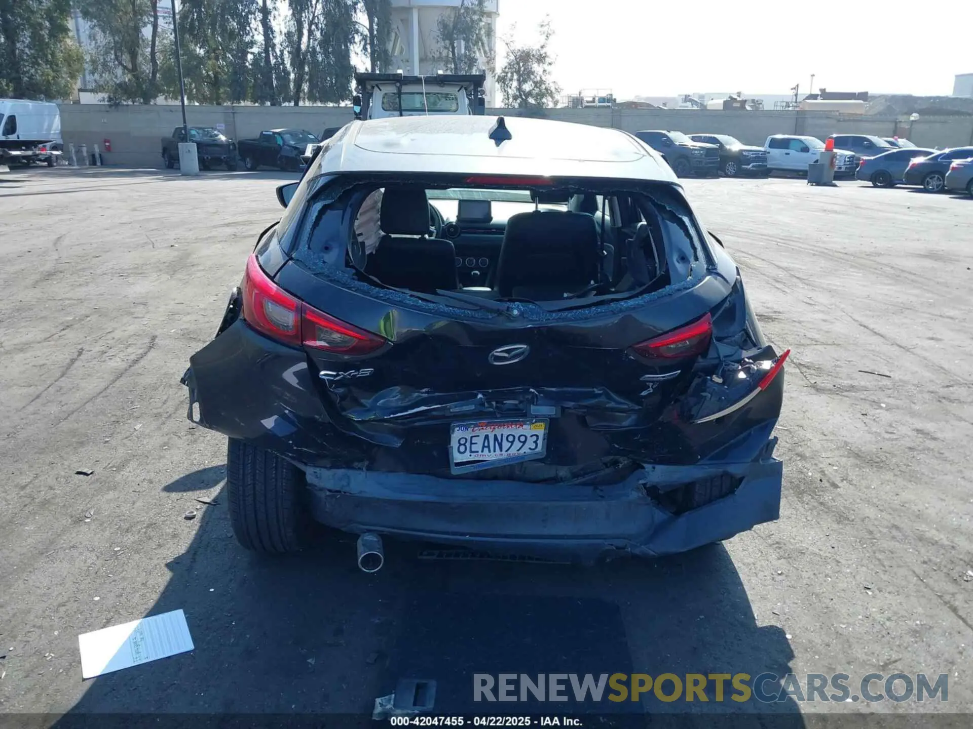 17 fotografías del automóvil dañado JM1DKDC7XK1406974 MAZDA CX-3 2019