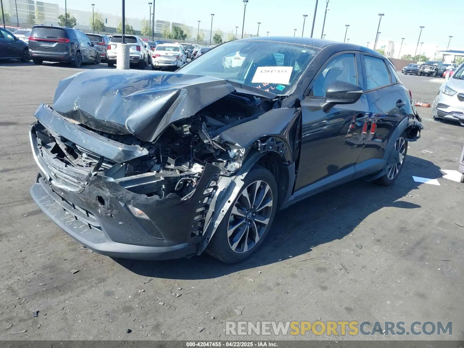 2 fotografías del automóvil dañado JM1DKDC7XK1406974 MAZDA CX-3 2019