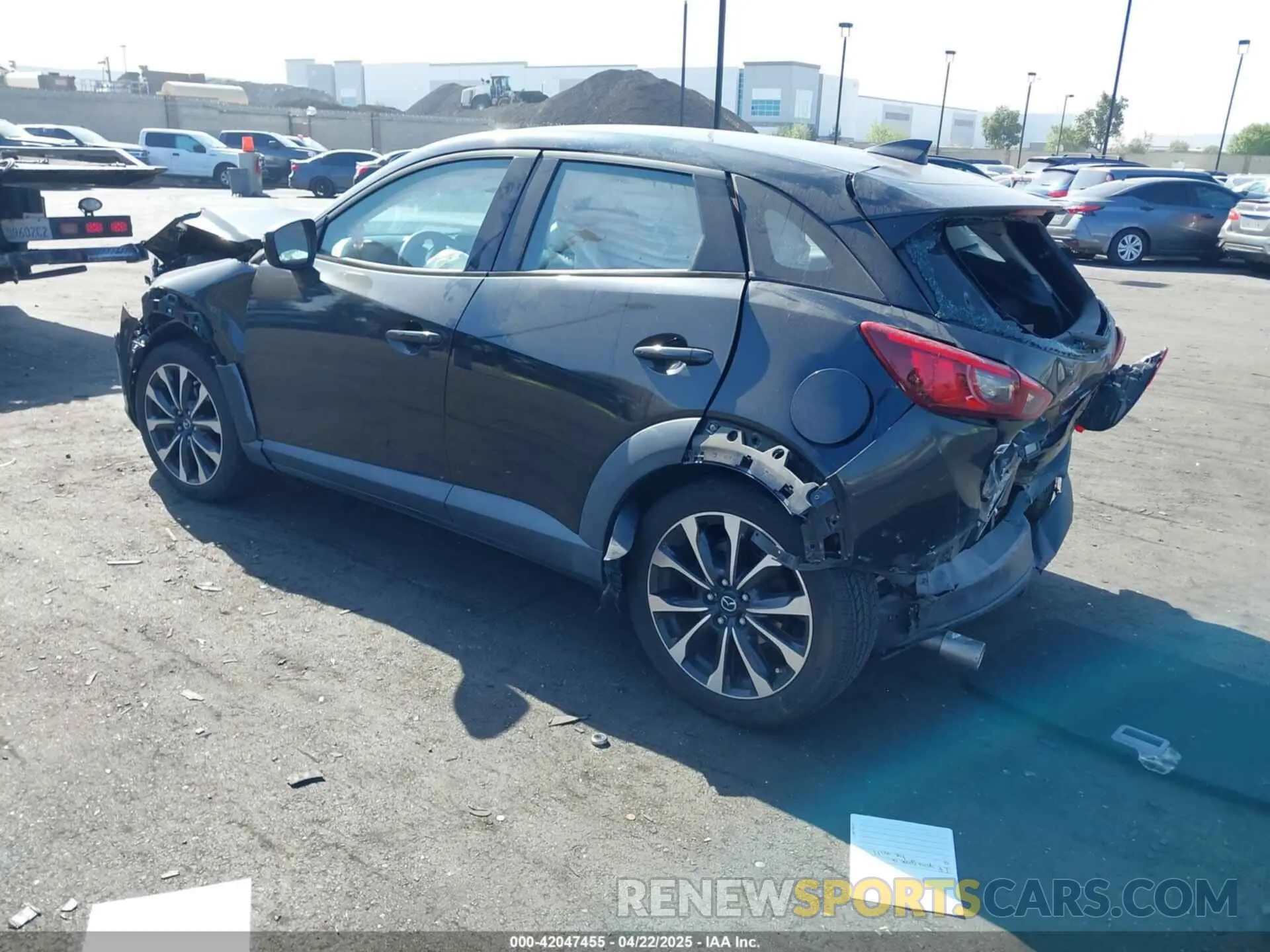 3 fotografías del automóvil dañado JM1DKDC7XK1406974 MAZDA CX-3 2019
