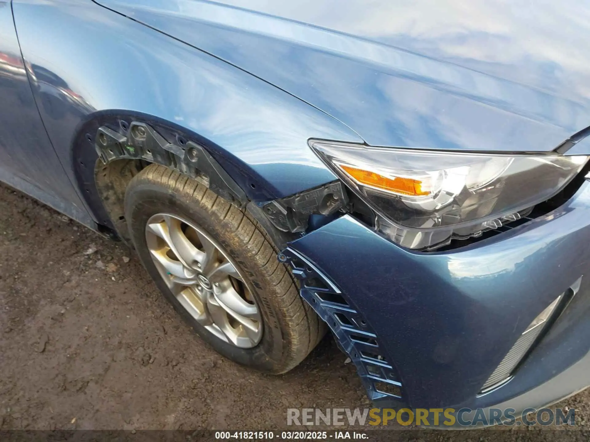 17 fotografías del automóvil dañado JM1DKFB70K1432075 MAZDA CX-3 2019