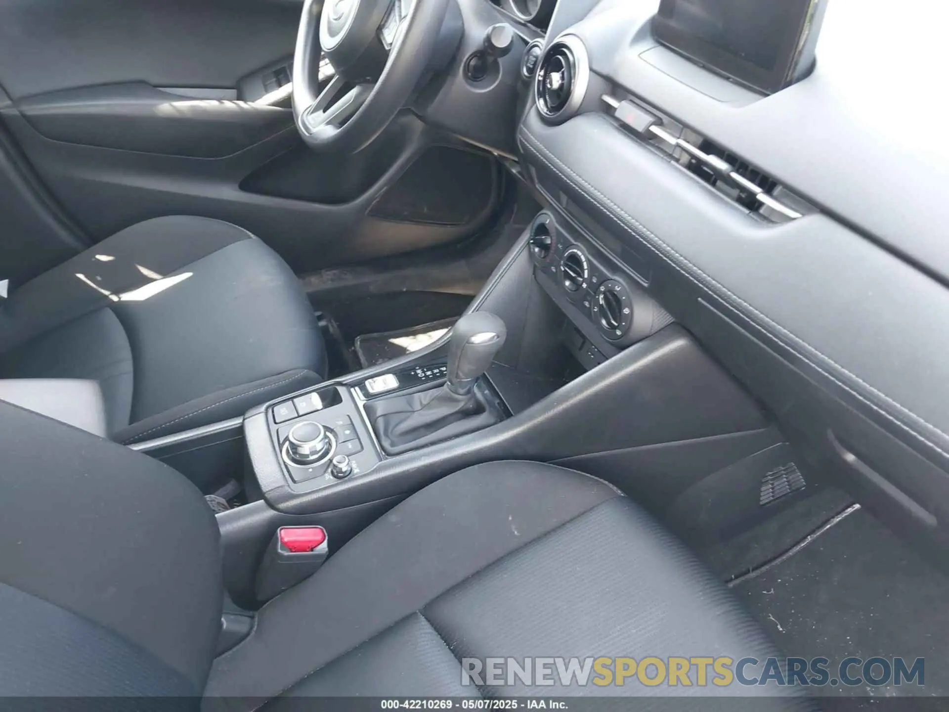 5 fotografías del automóvil dañado JM1DKFB71K0445584 MAZDA CX-3 2019