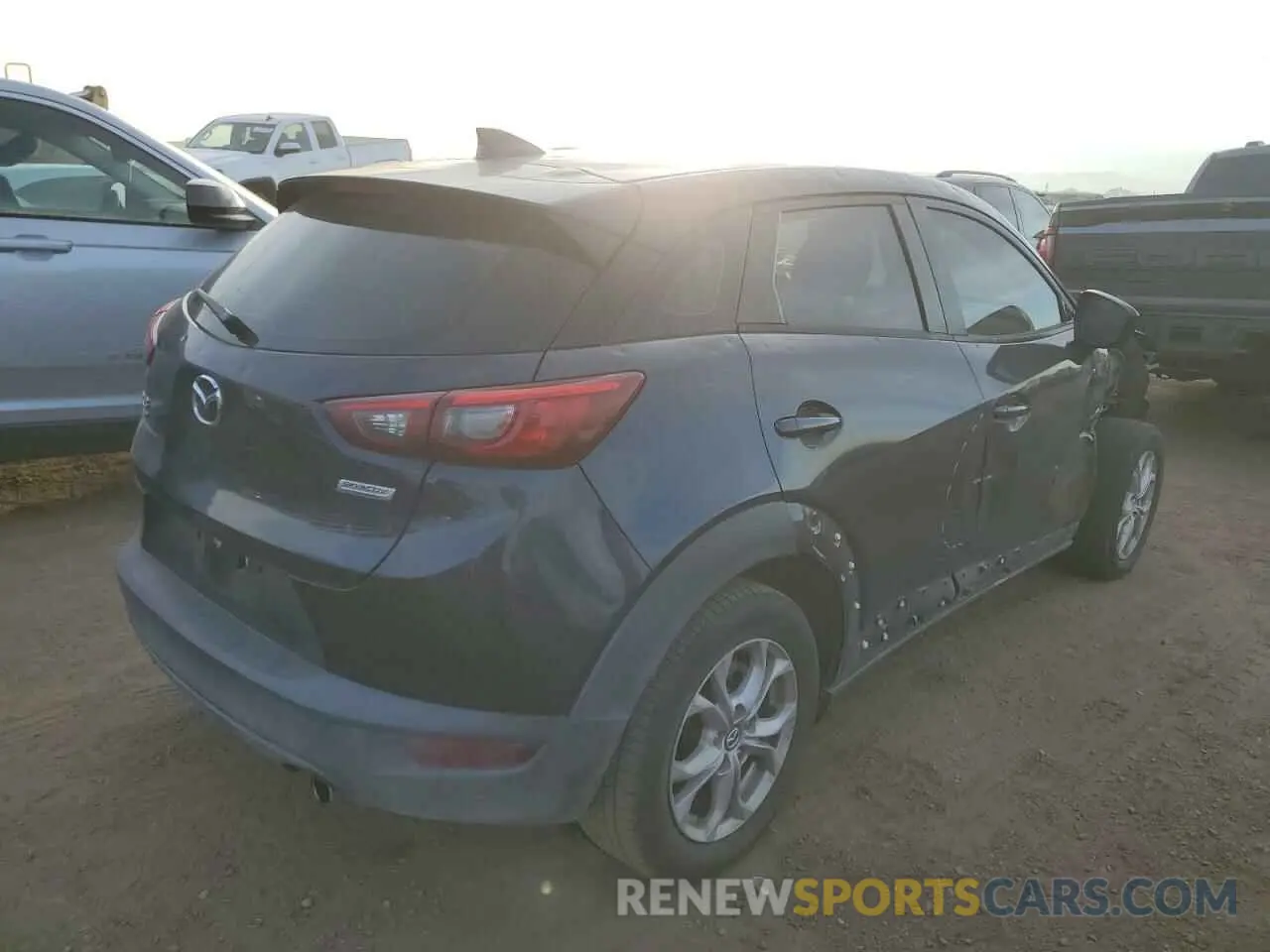 3 fotografías del automóvil dañado JM1DKFB71K1454599 MAZDA CX-3 2019