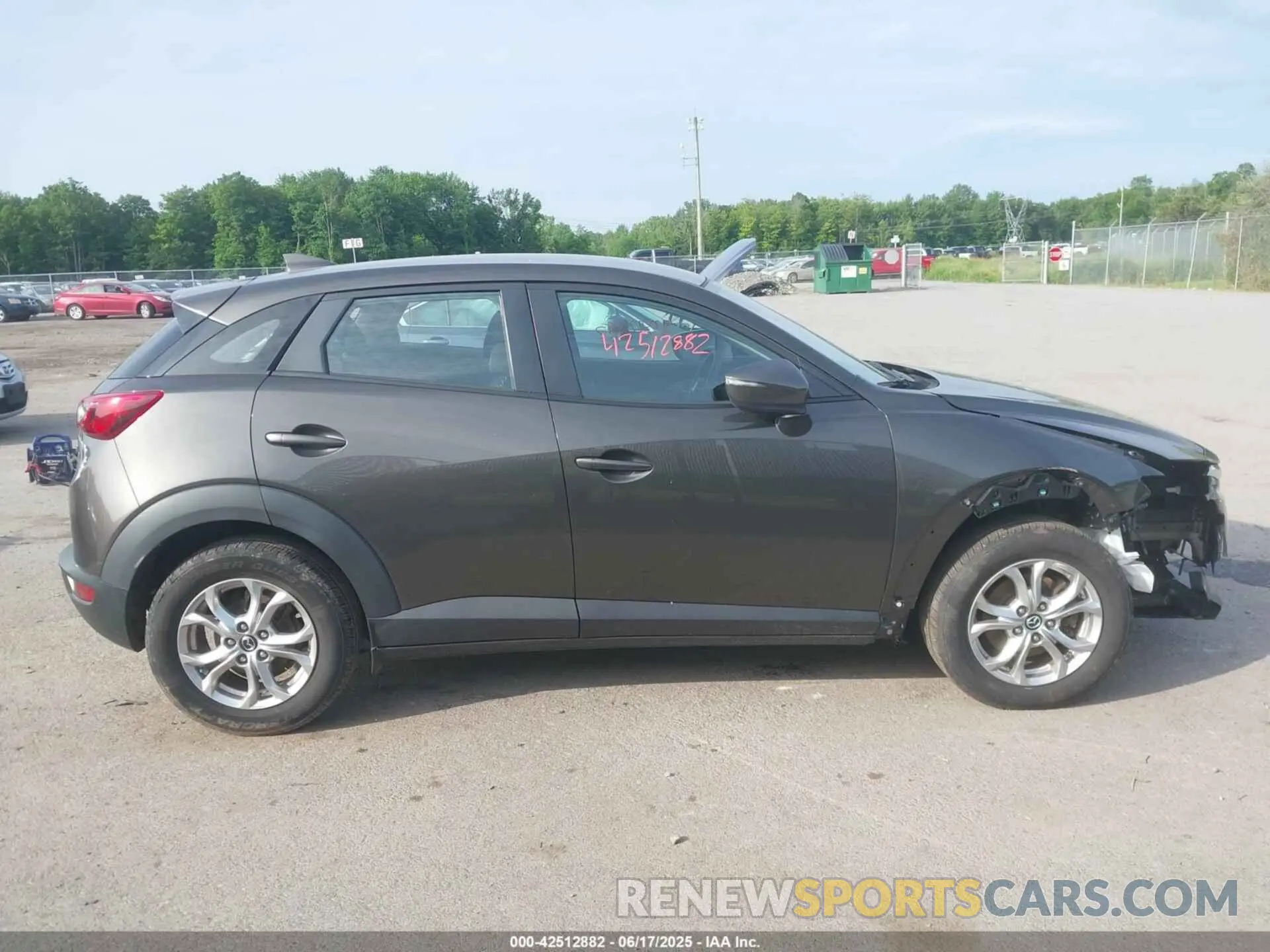 13 fotografías del automóvil dañado JM1DKFB73K0427698 MAZDA CX-3 2019