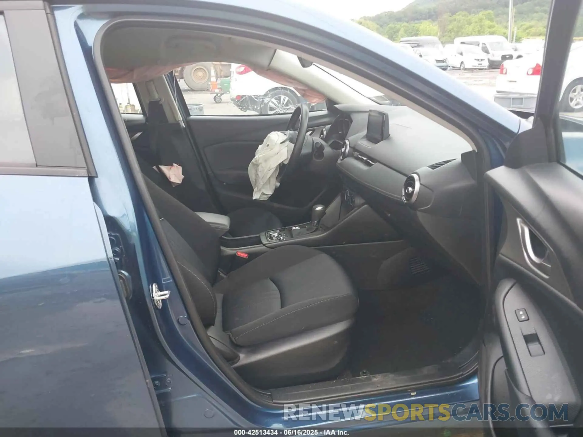 5 fotografías del automóvil dañado JM1DKFB74K1460042 MAZDA CX-3 2019