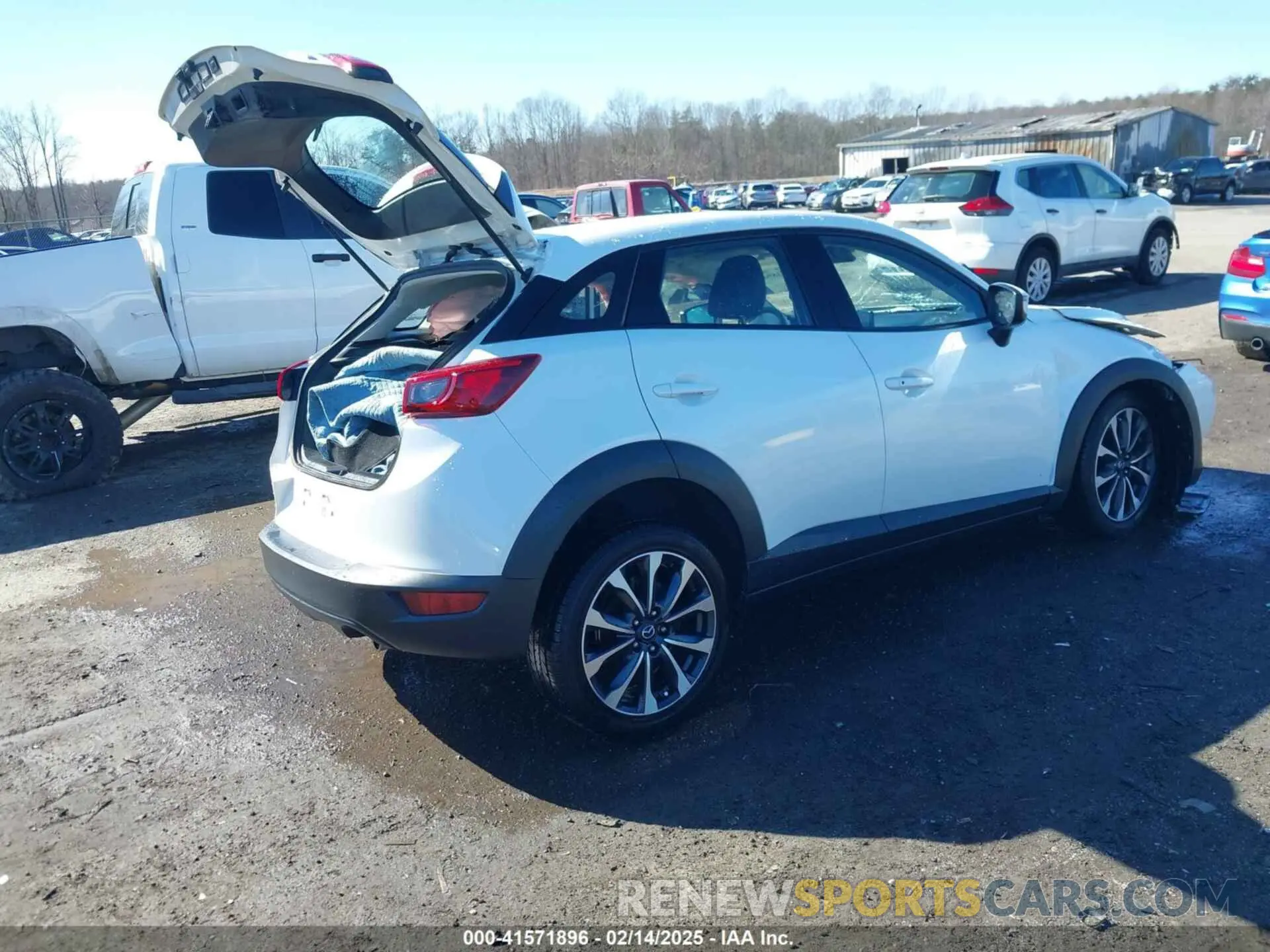 4 fotografías del automóvil dañado JM1DKFC70K0428242 MAZDA CX-3 2019