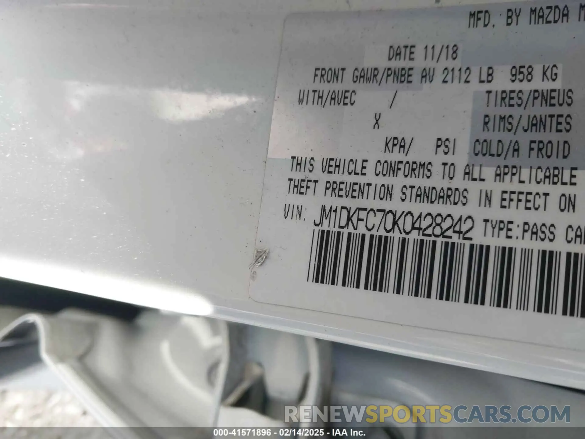 9 fotografías del automóvil dañado JM1DKFC70K0428242 MAZDA CX-3 2019