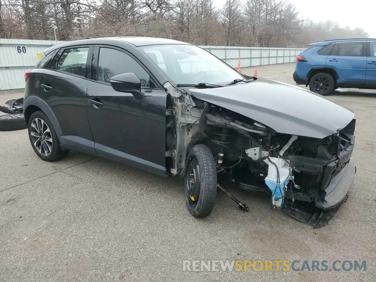 4 fotografías del automóvil dañado JM1DKFC71K0424748 MAZDA CX-3 2019
