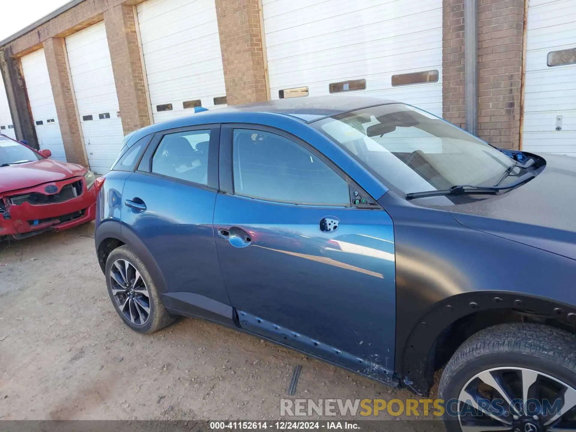 14 fotografías del automóvil dañado JM1DKFC71K0427777 MAZDA CX-3 2019