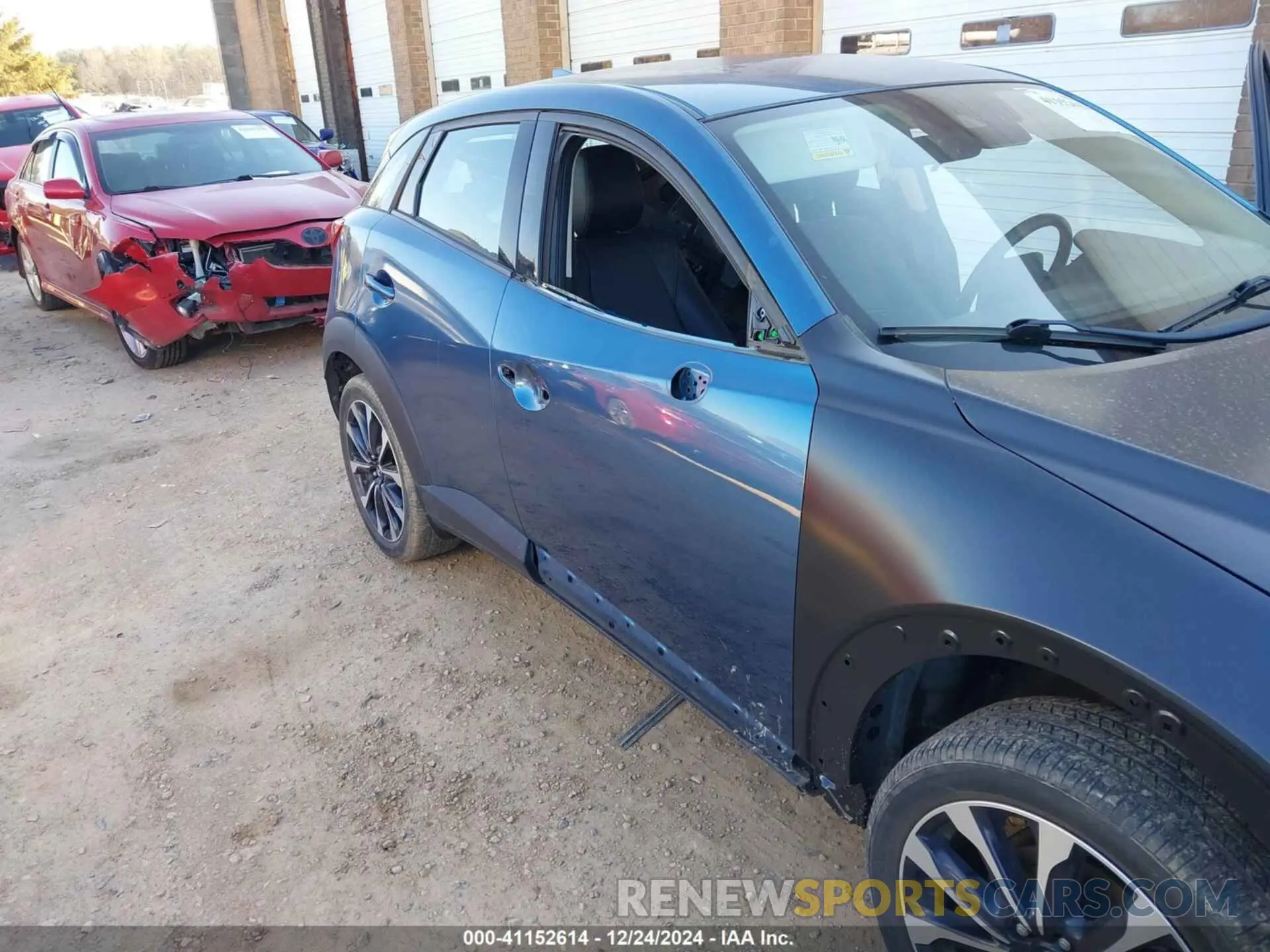 18 fotografías del automóvil dañado JM1DKFC71K0427777 MAZDA CX-3 2019