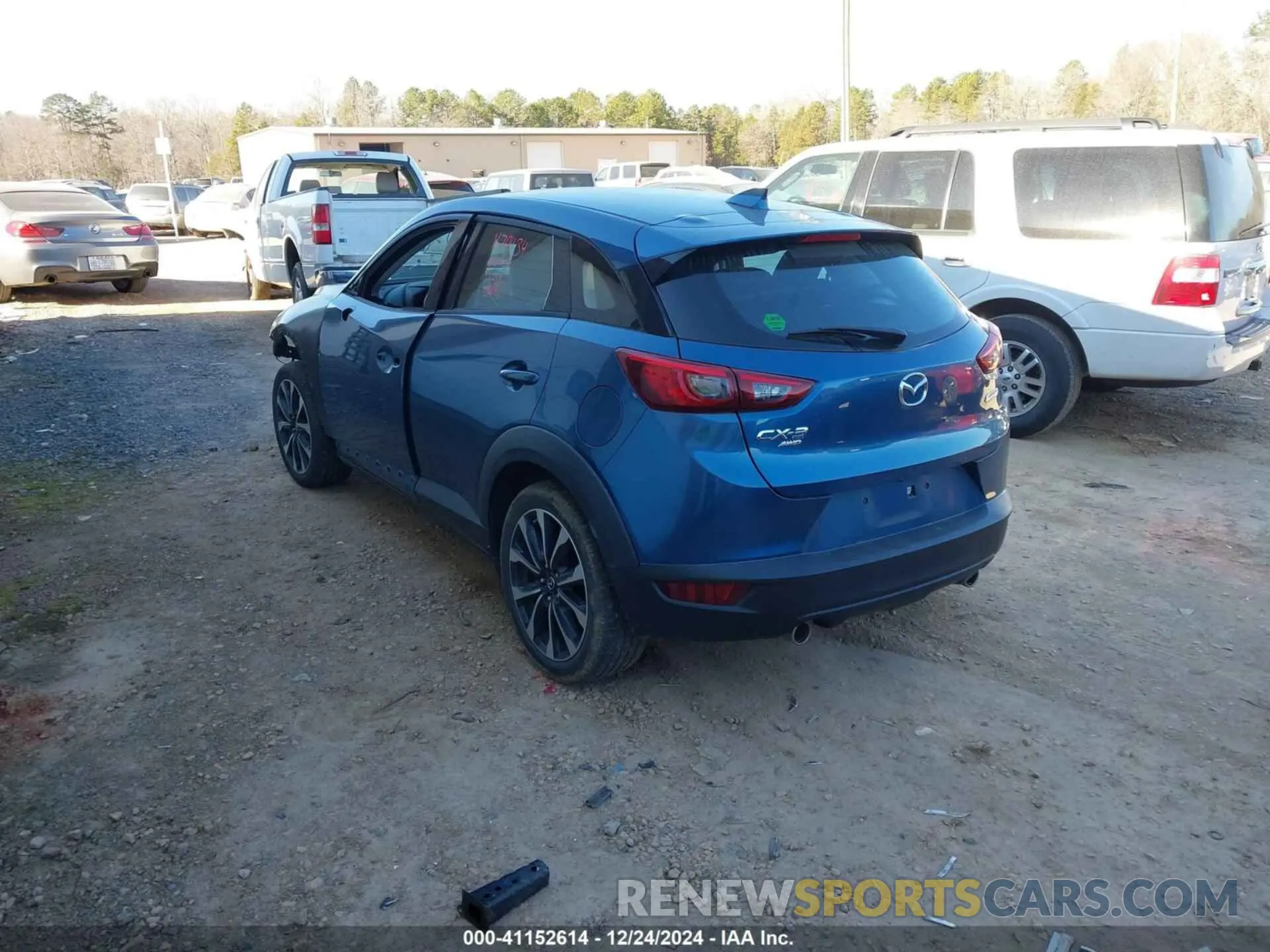 3 fotografías del automóvil dañado JM1DKFC71K0427777 MAZDA CX-3 2019