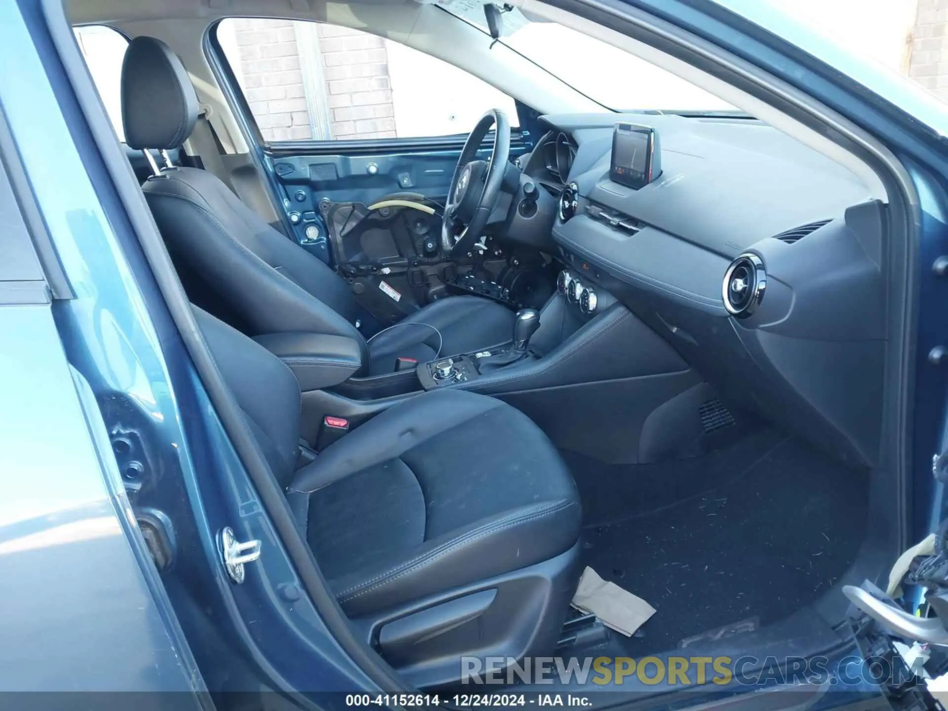 5 fotografías del automóvil dañado JM1DKFC71K0427777 MAZDA CX-3 2019