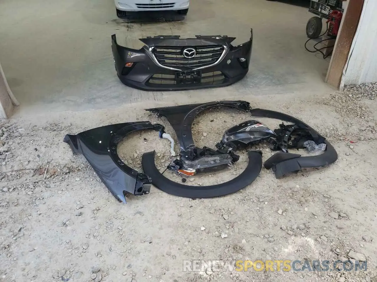 13 fotografías del automóvil dañado JM1DKFC75K1439294 MAZDA CX-3 2019