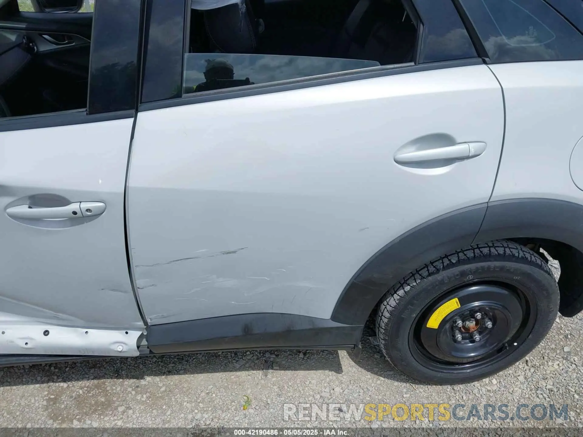 18 fotografías del automóvil dañado JM1DKFC78K0403122 MAZDA CX-3 2019
