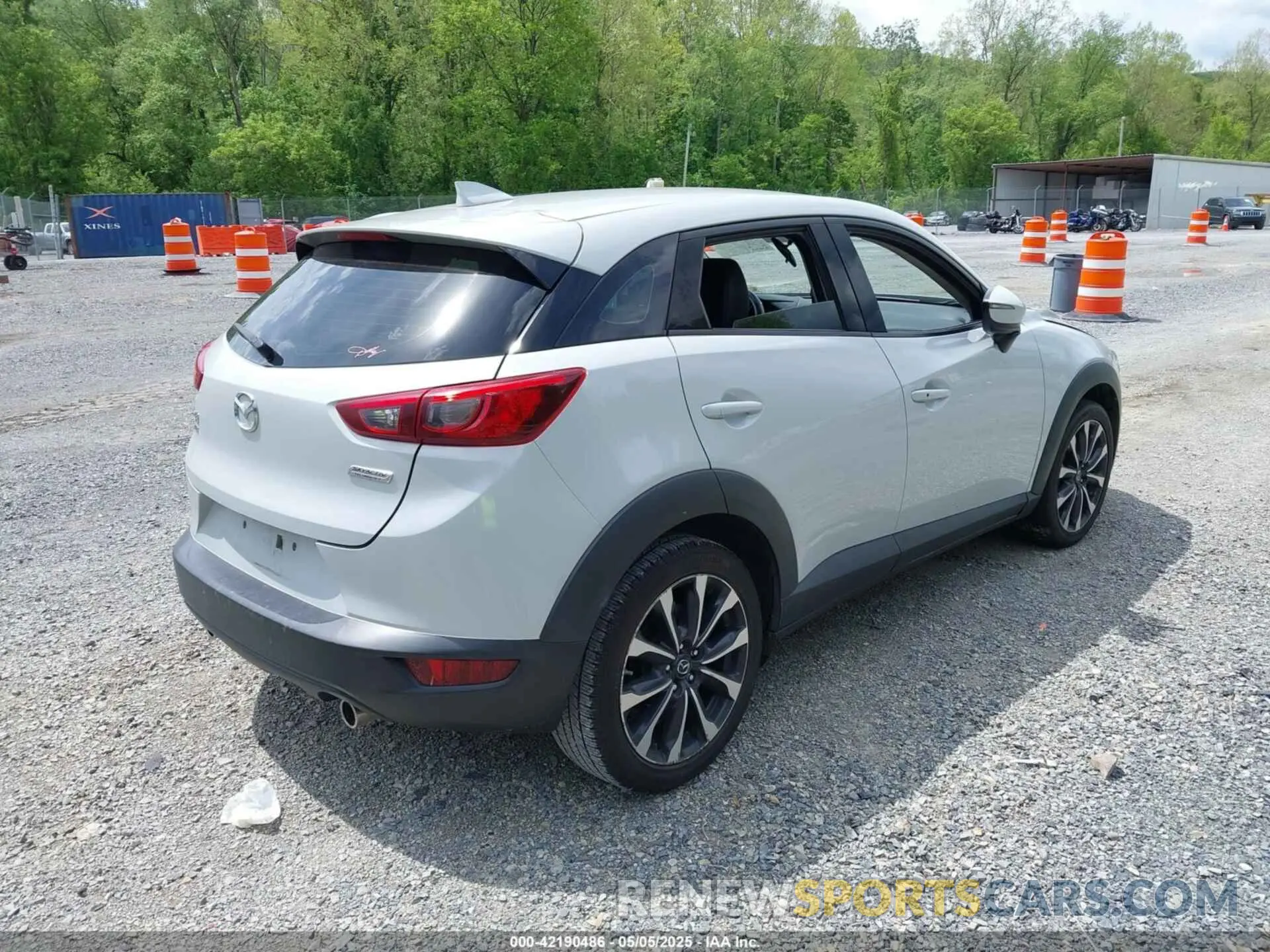 4 fotografías del automóvil dañado JM1DKFC78K0403122 MAZDA CX-3 2019