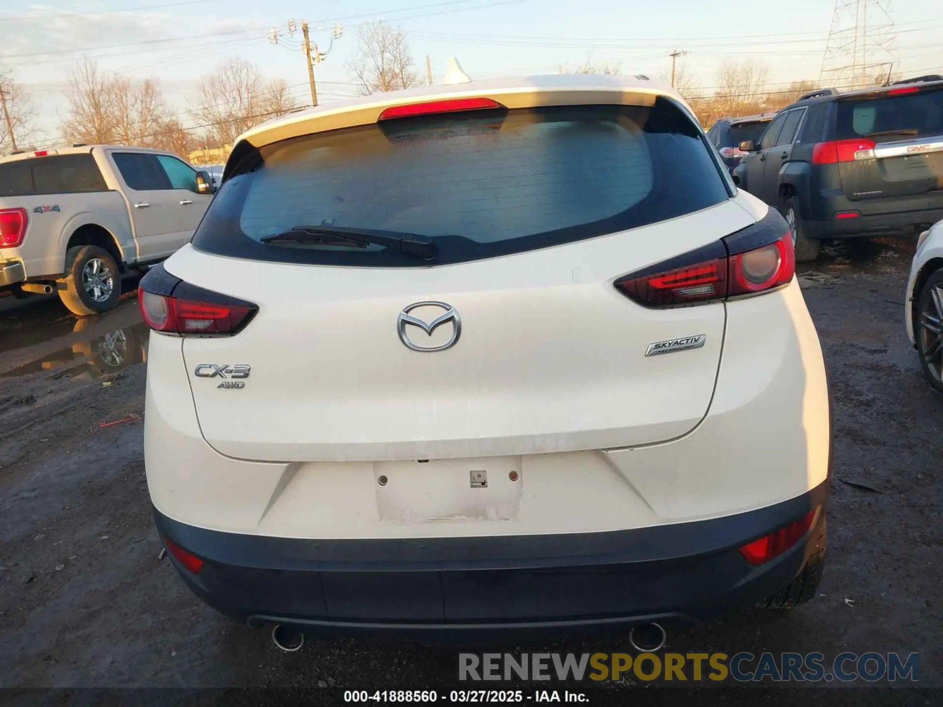 15 fotografías del automóvil dañado JM1DKFC79K0428319 MAZDA CX-3 2019