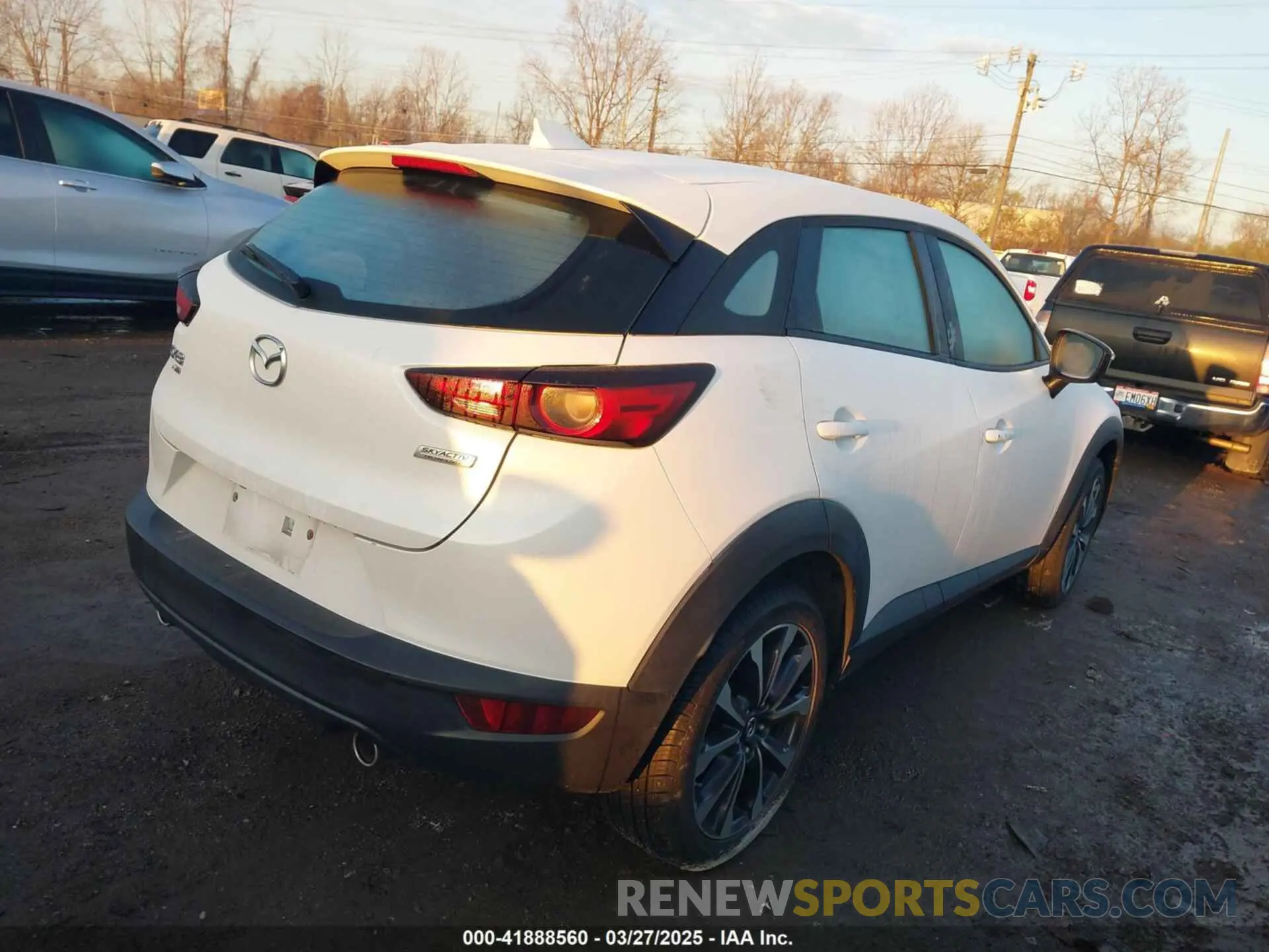 4 fotografías del automóvil dañado JM1DKFC79K0428319 MAZDA CX-3 2019