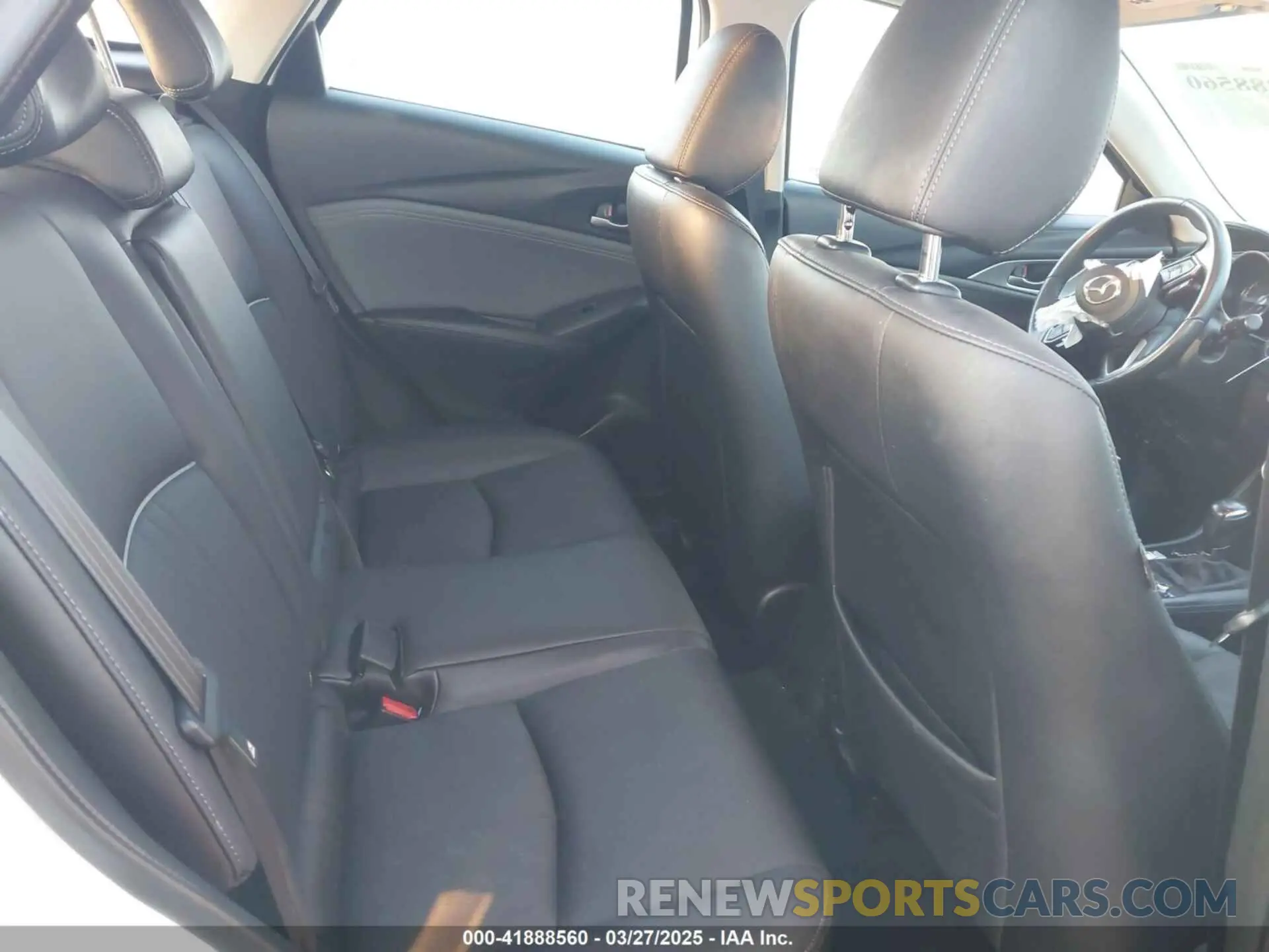 8 fotografías del automóvil dañado JM1DKFC79K0428319 MAZDA CX-3 2019
