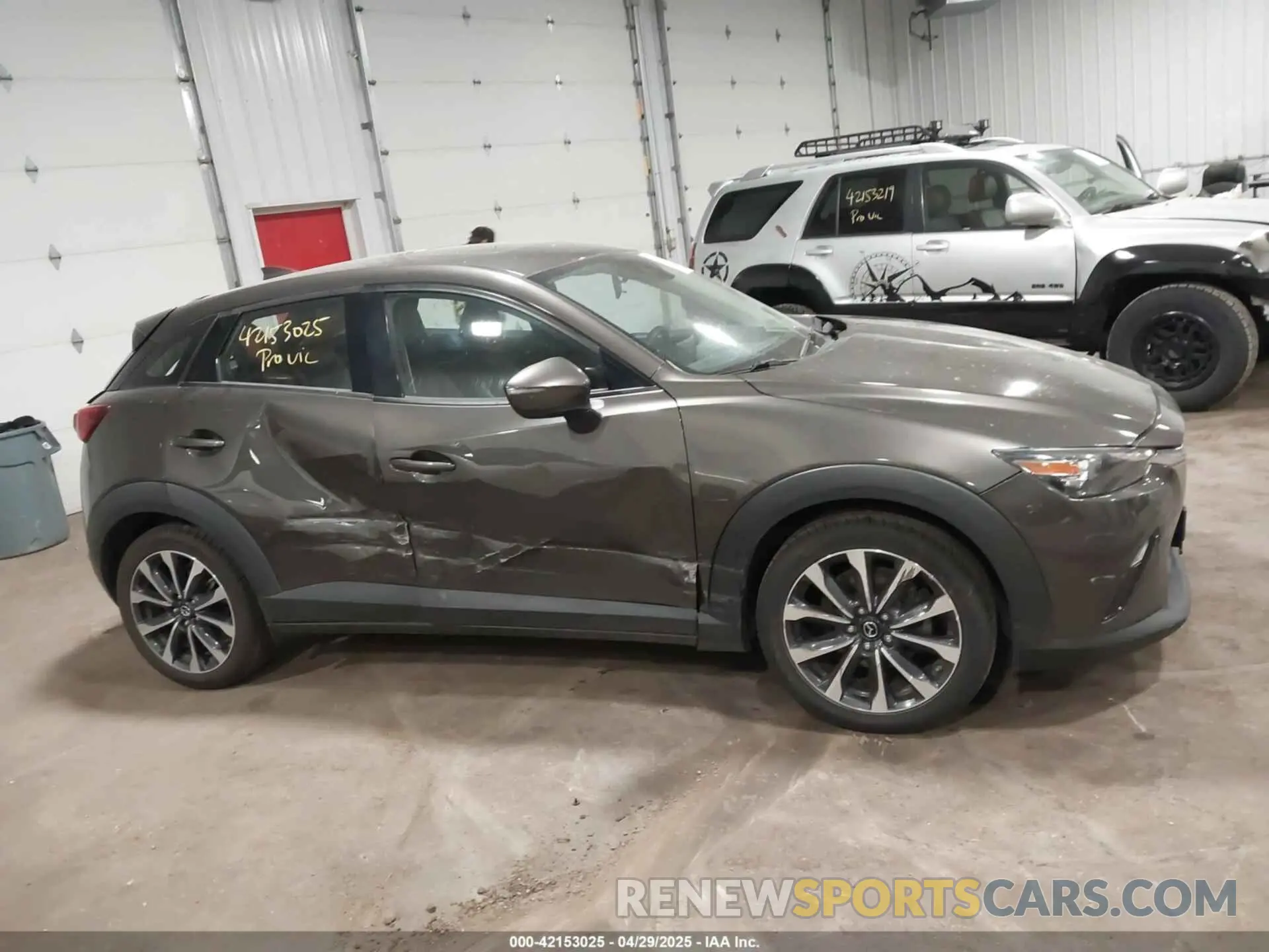 13 fotografías del automóvil dañado JM1DKFC79K0442432 MAZDA CX-3 2019