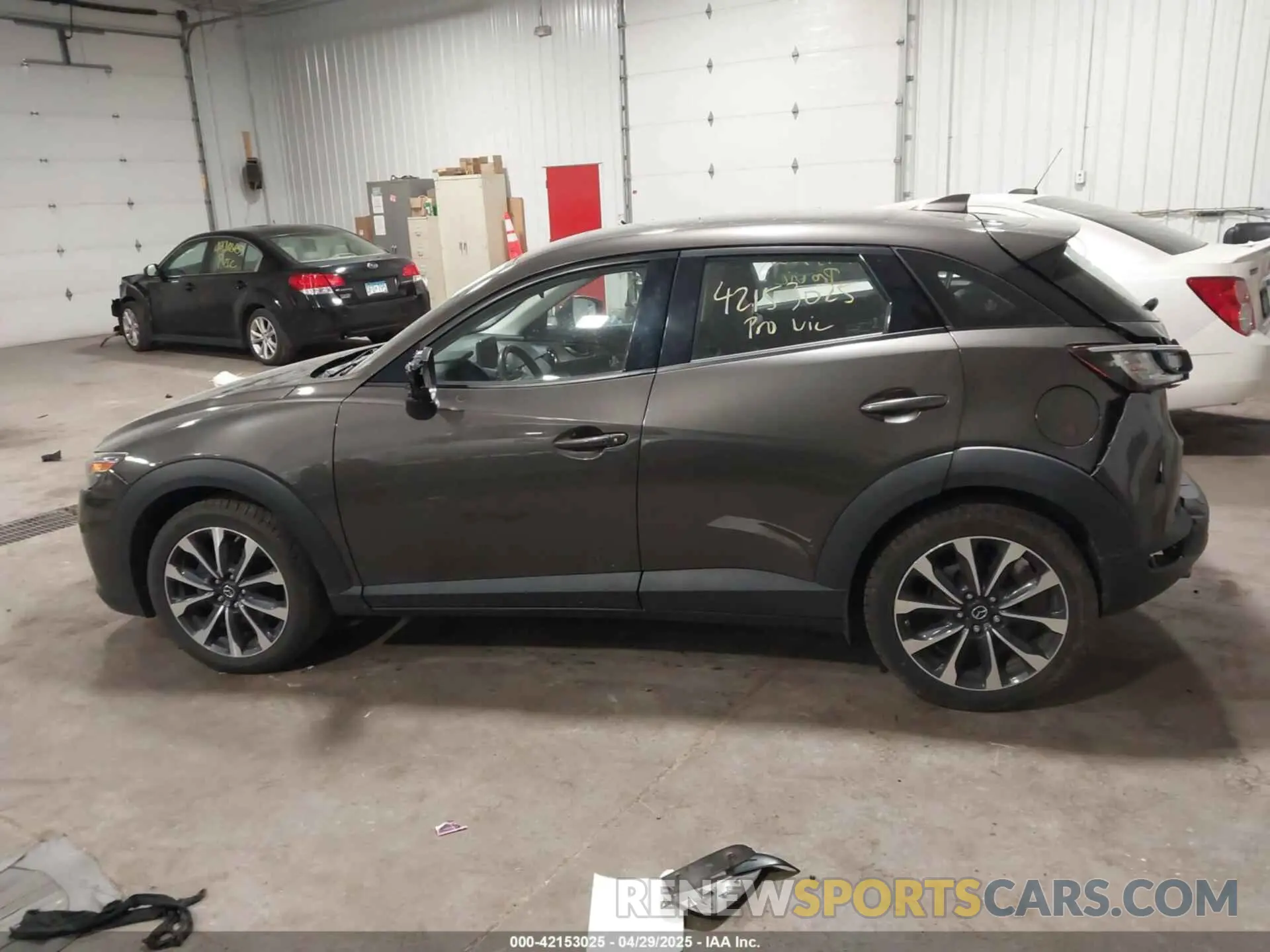 14 fotografías del automóvil dañado JM1DKFC79K0442432 MAZDA CX-3 2019