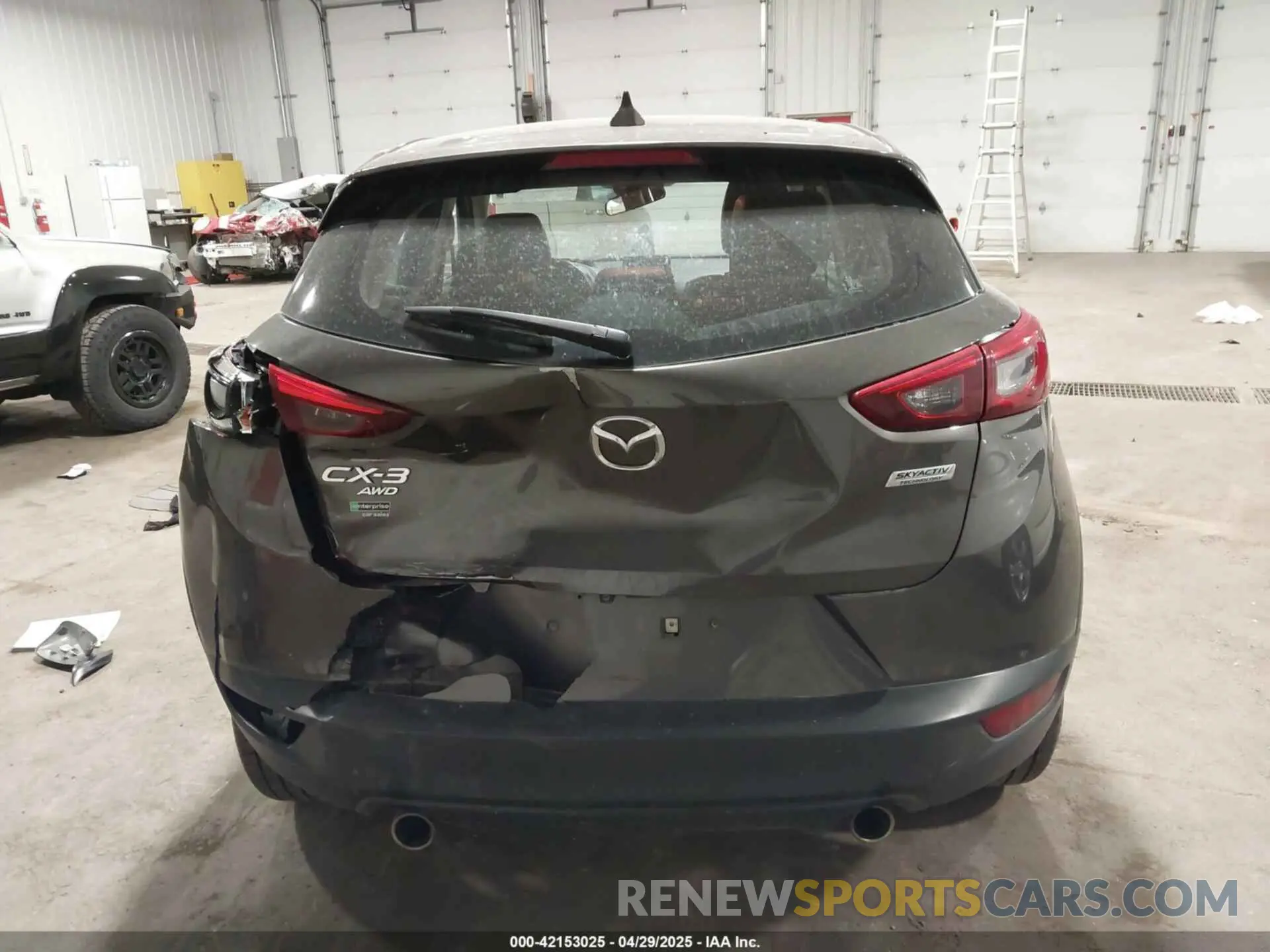 16 fotografías del automóvil dañado JM1DKFC79K0442432 MAZDA CX-3 2019