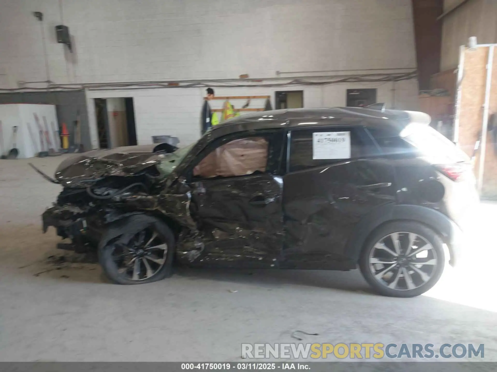 14 fotografías del automóvil dañado JM1DKFD71K0415739 MAZDA CX-3 2019