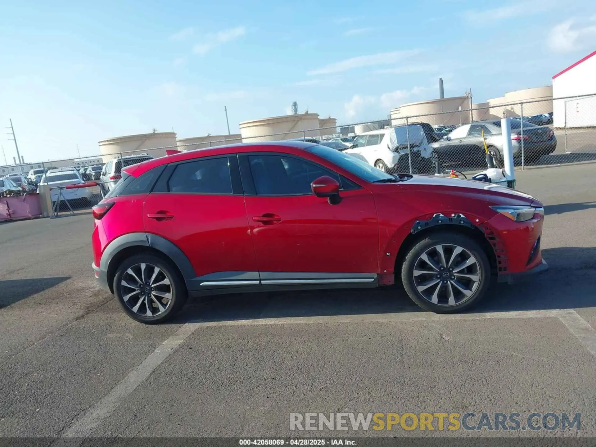 13 fotografías del automóvil dañado JM1DKFD71K0427650 MAZDA CX-3 2019