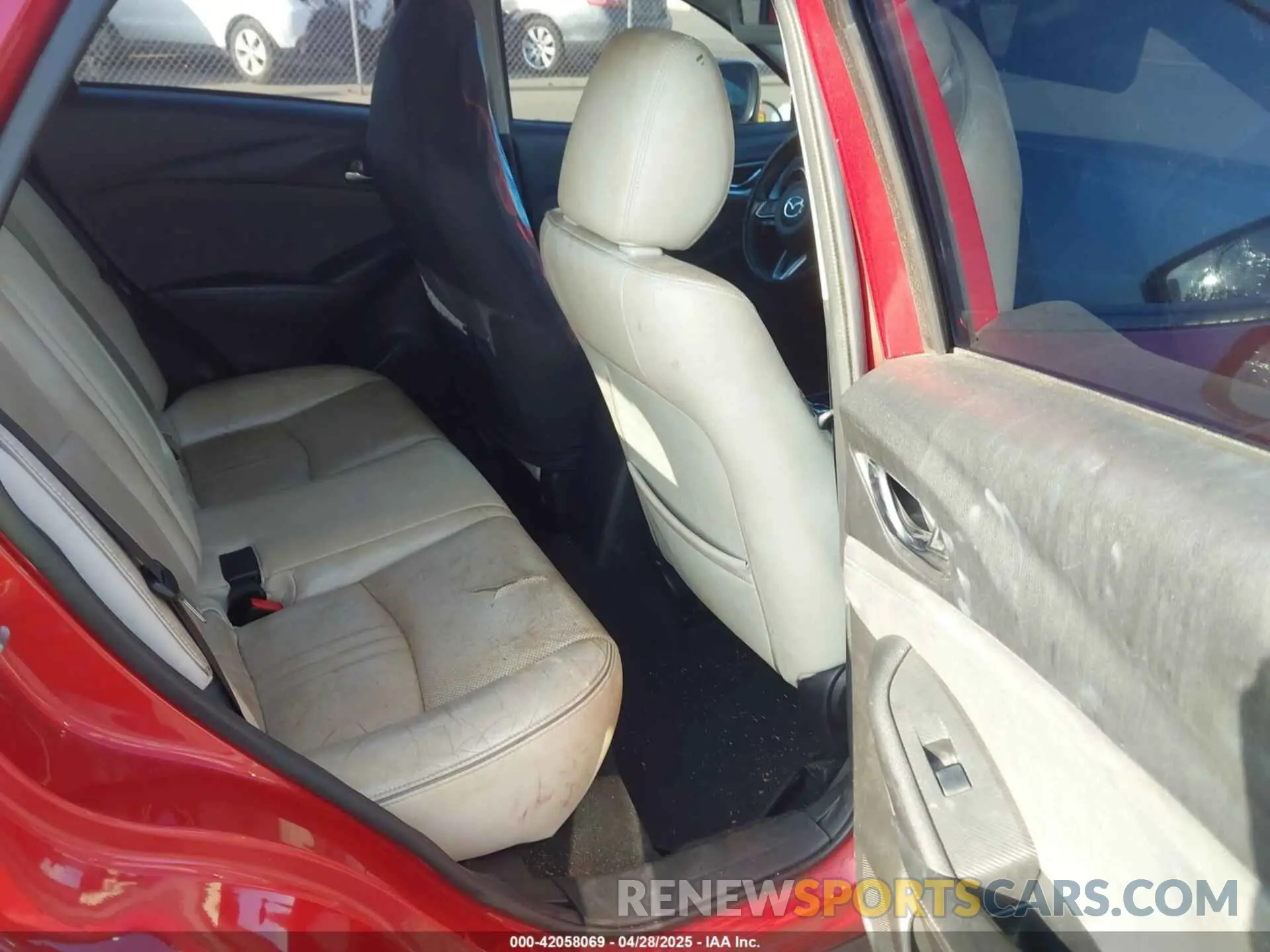 8 fotografías del automóvil dañado JM1DKFD71K0427650 MAZDA CX-3 2019