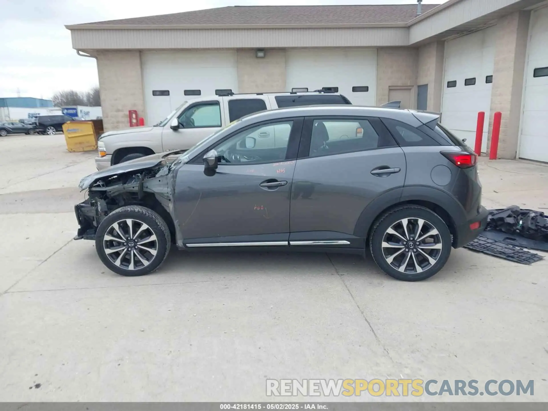15 fotografías del automóvil dañado JM1DKFD72K0450239 MAZDA CX-3 2019