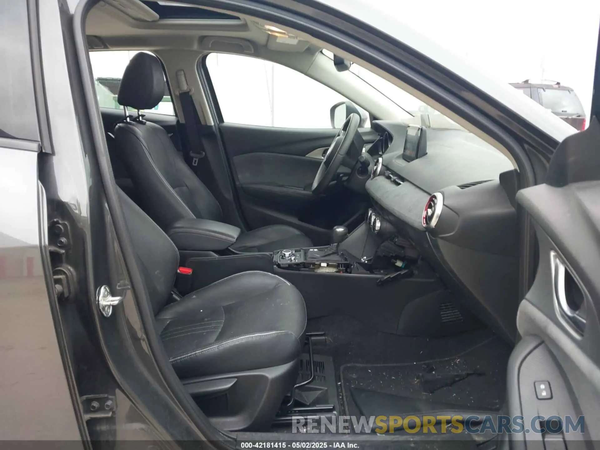 5 fotografías del automóvil dañado JM1DKFD72K0450239 MAZDA CX-3 2019