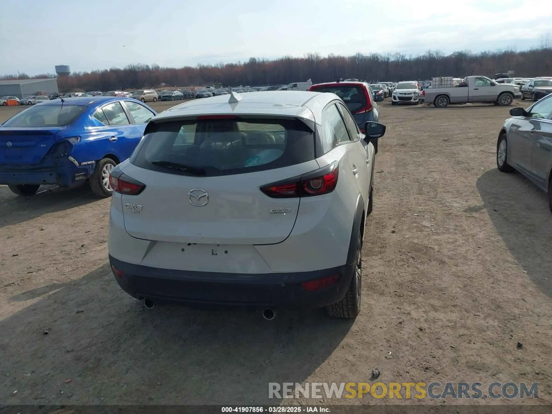 16 fotografías del automóvil dañado JM1DKFD74K0450470 MAZDA CX-3 2019