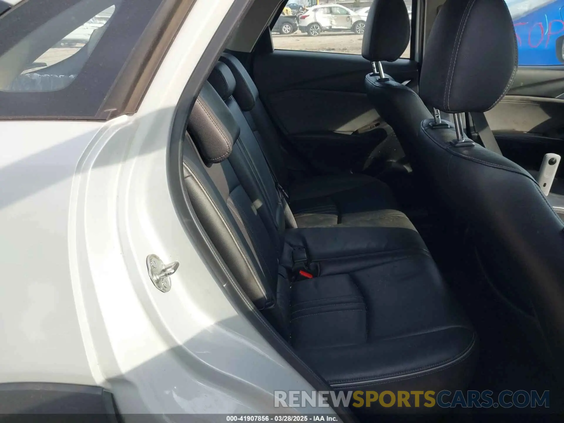 5 fotografías del automóvil dañado JM1DKFD74K0450470 MAZDA CX-3 2019