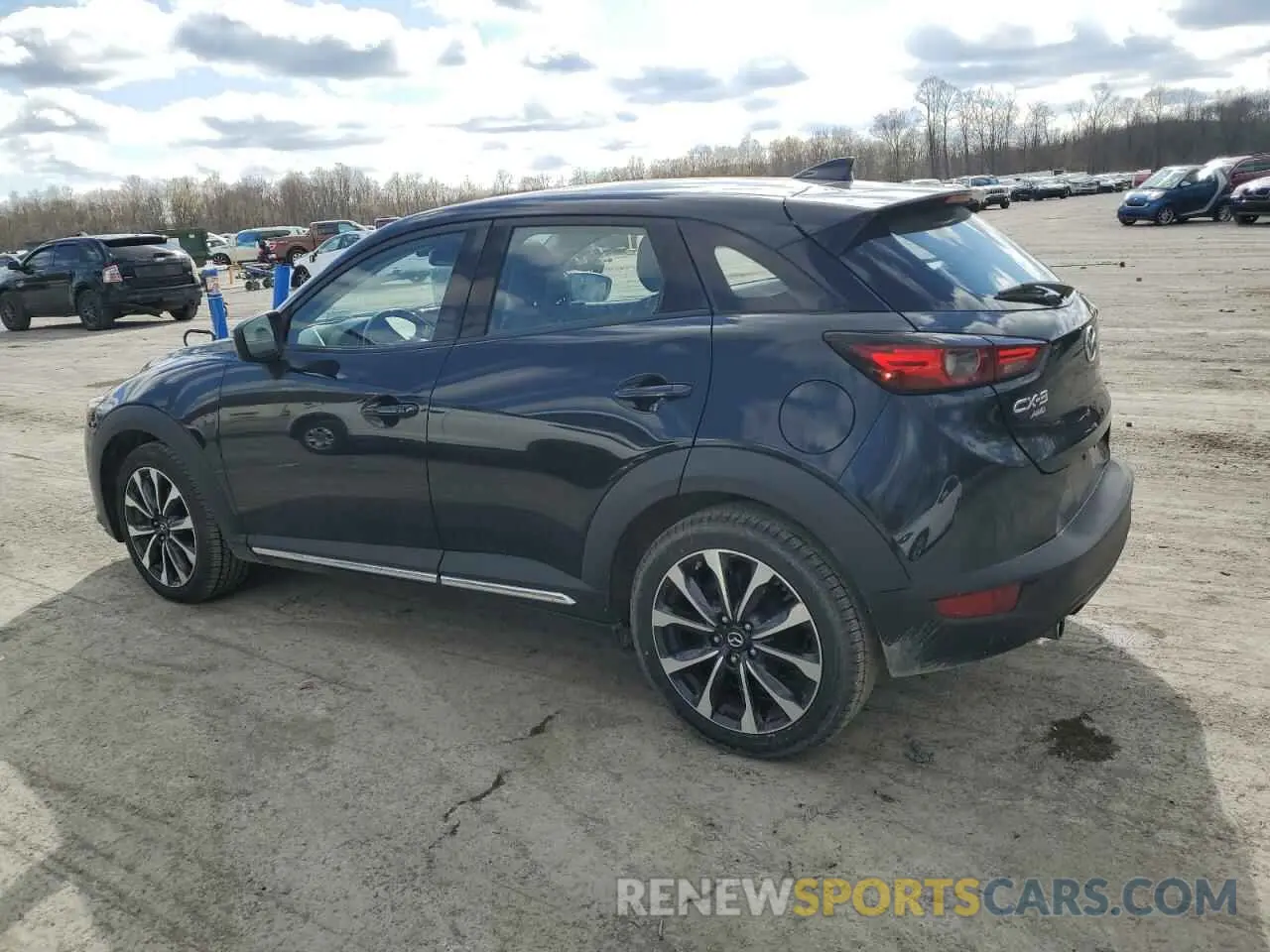 2 fotografías del automóvil dañado JM1DKFD76K0426459 MAZDA CX-3 2019