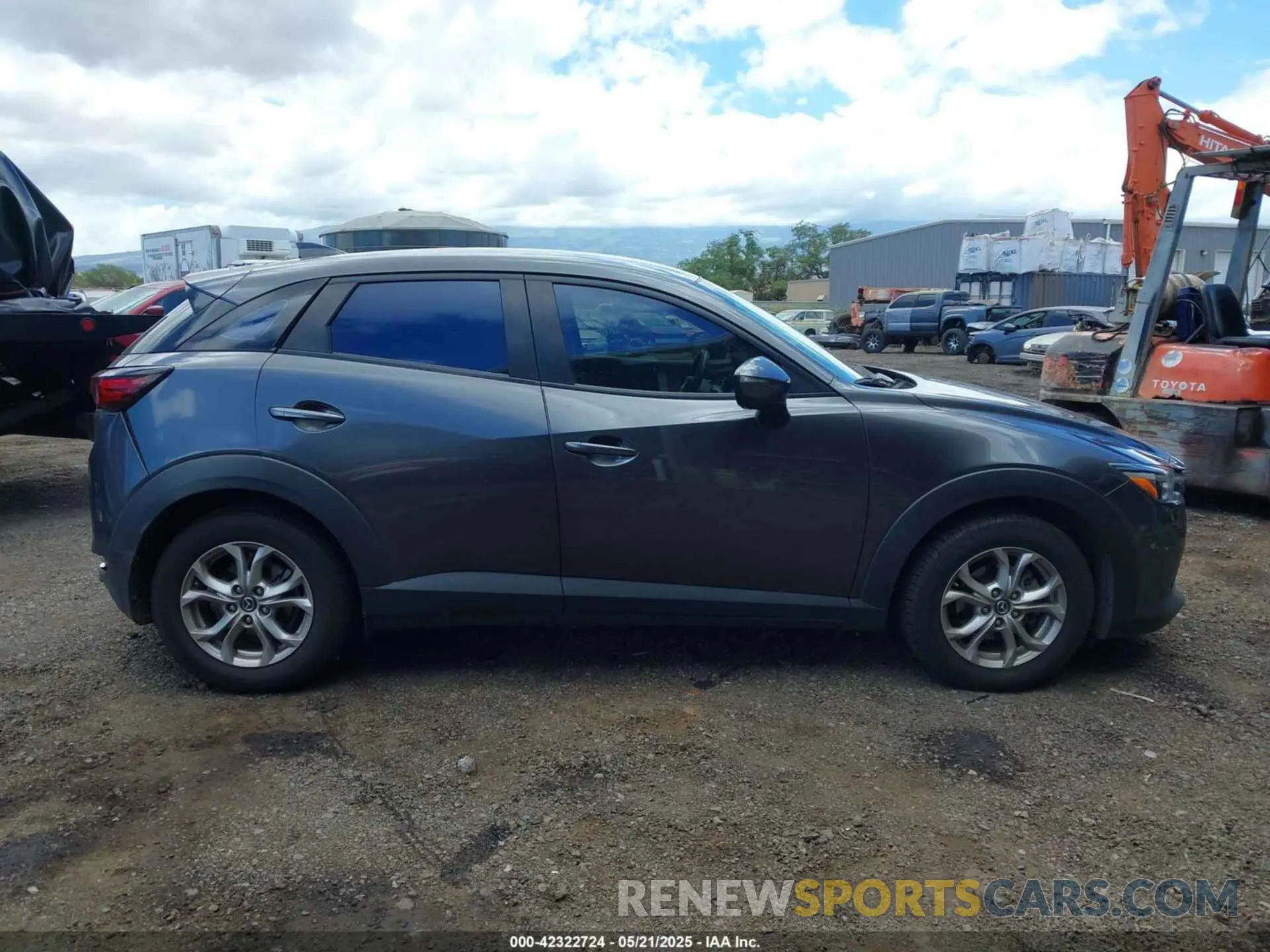 13 fotografías del automóvil dañado JM1DKDB78L1469686 MAZDA CX-3 2020
