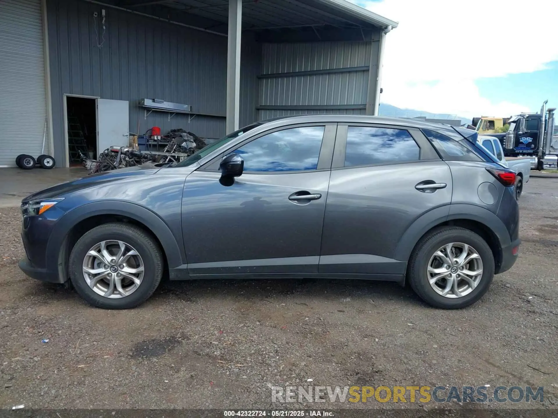 14 fotografías del automóvil dañado JM1DKDB78L1469686 MAZDA CX-3 2020