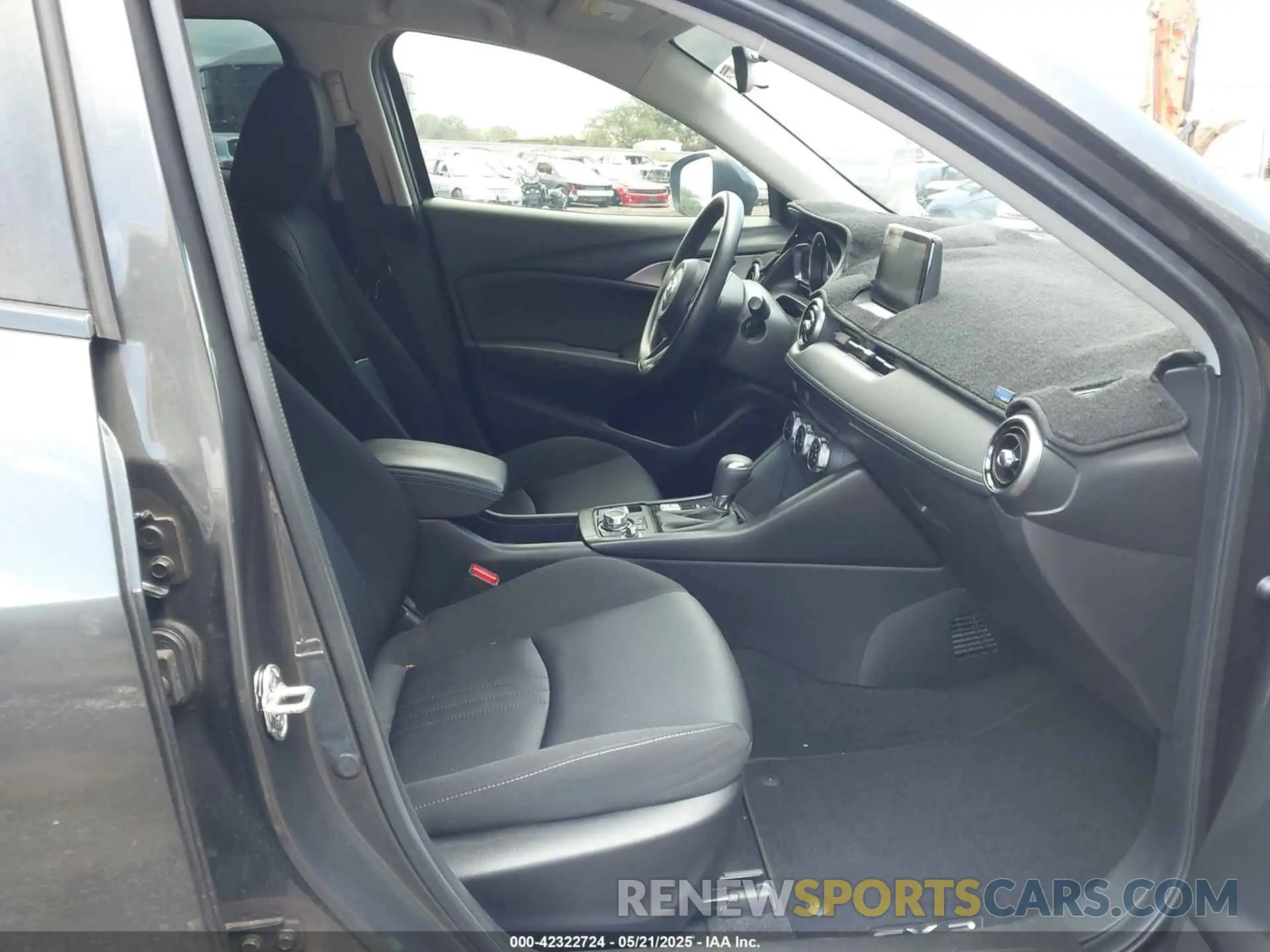 5 fotografías del automóvil dañado JM1DKDB78L1469686 MAZDA CX-3 2020