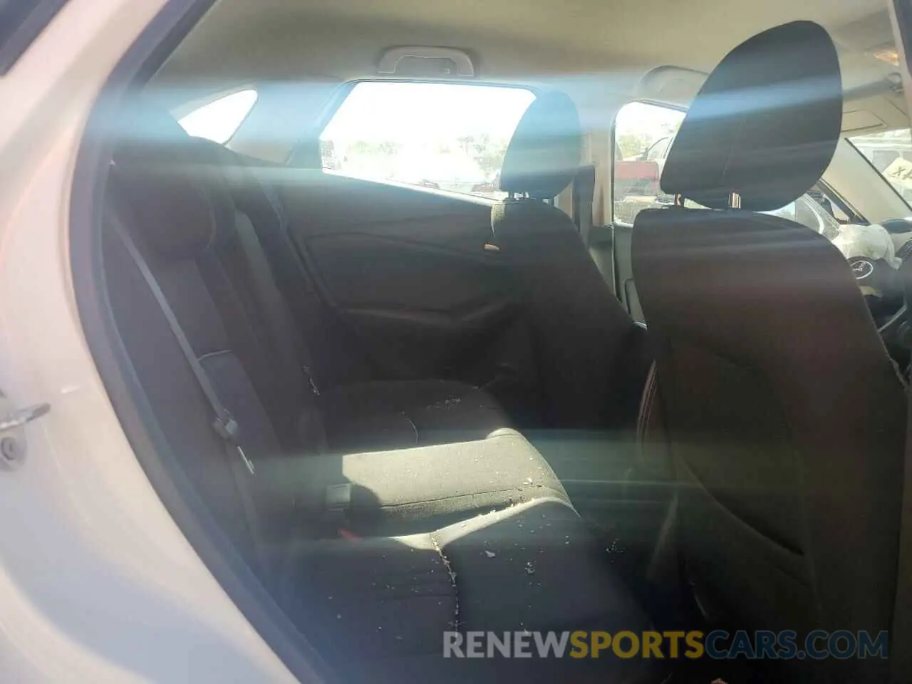 10 fotografías del automóvil dañado JM1DKDB79L1474363 MAZDA CX-3 2020