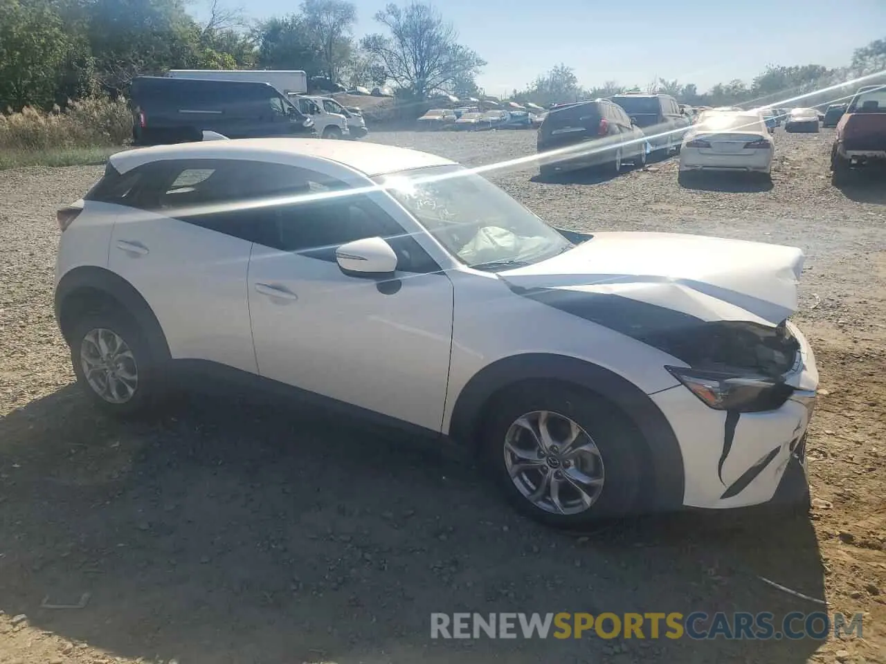 4 fotografías del automóvil dañado JM1DKDB79L1474363 MAZDA CX-3 2020