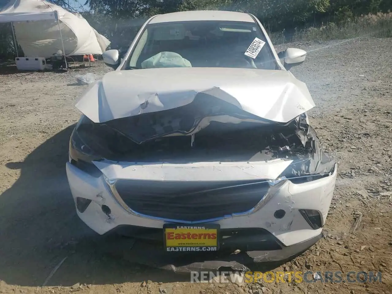 5 fotografías del automóvil dañado JM1DKDB79L1474363 MAZDA CX-3 2020