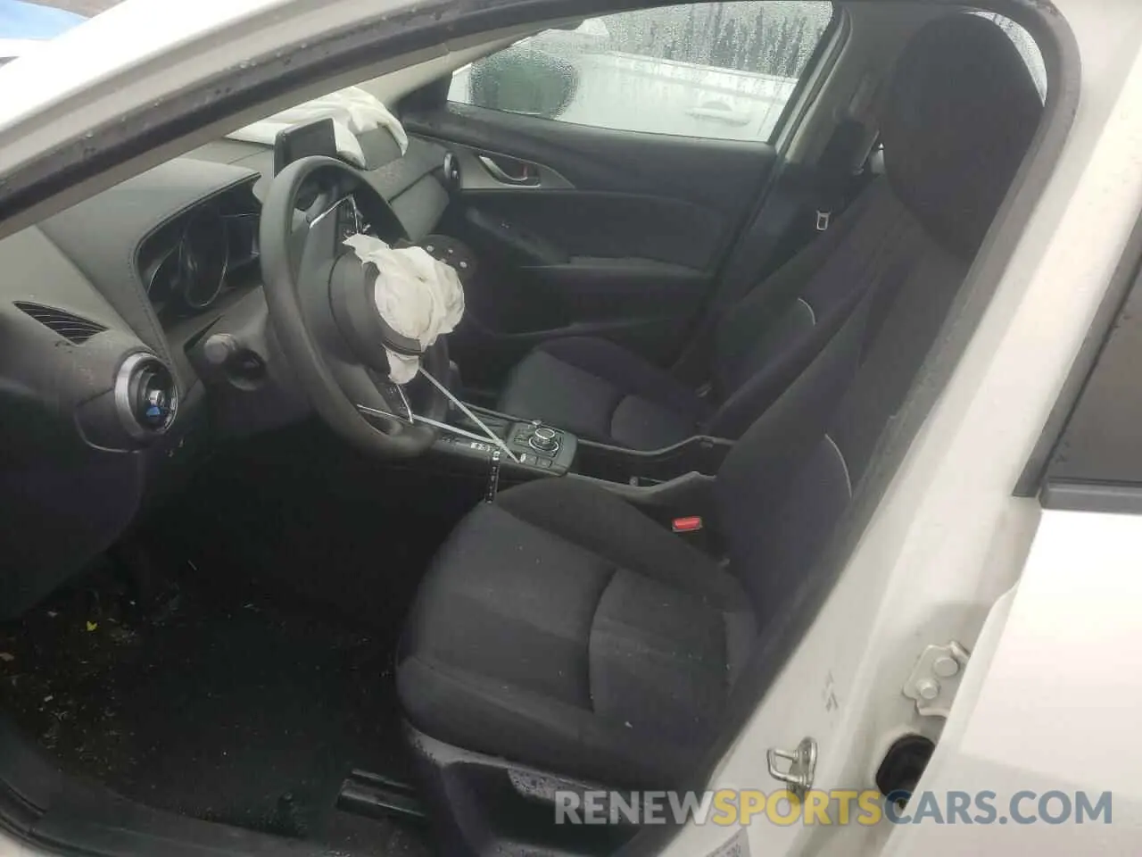 7 fotografías del automóvil dañado JM1DKDB79L1474363 MAZDA CX-3 2020