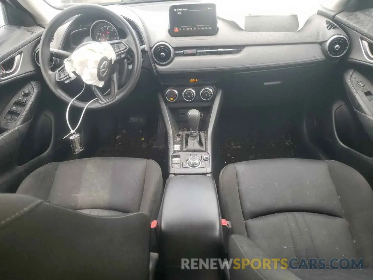 8 fotografías del automóvil dañado JM1DKDB79L1474363 MAZDA CX-3 2020