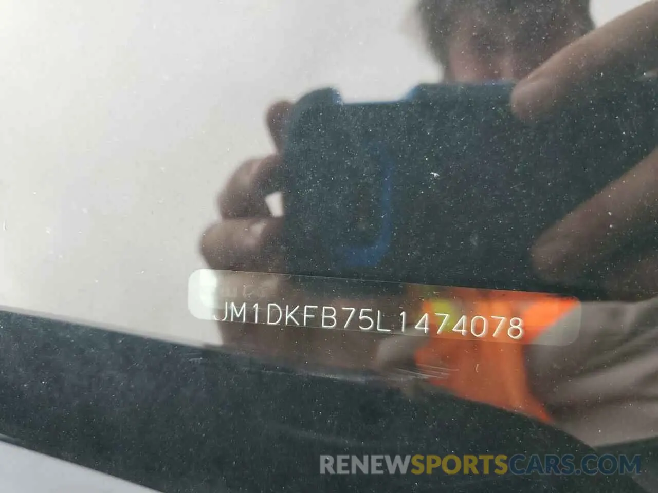 12 fotografías del automóvil dañado JM1DKFB75L1474078 MAZDA CX-3 2020