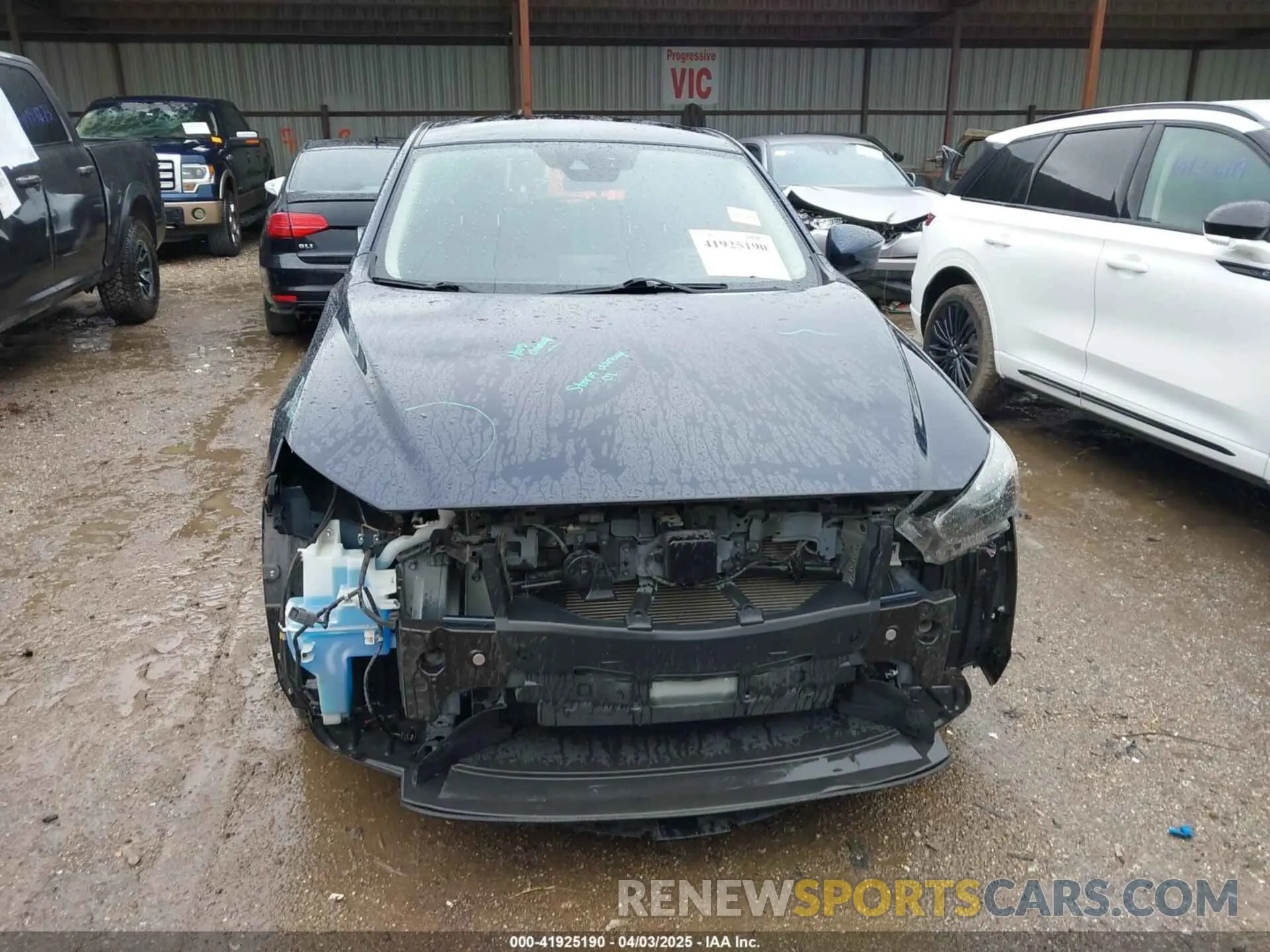 13 fotografías del automóvil dañado JM1DKFB78L1473491 MAZDA CX-3 2020