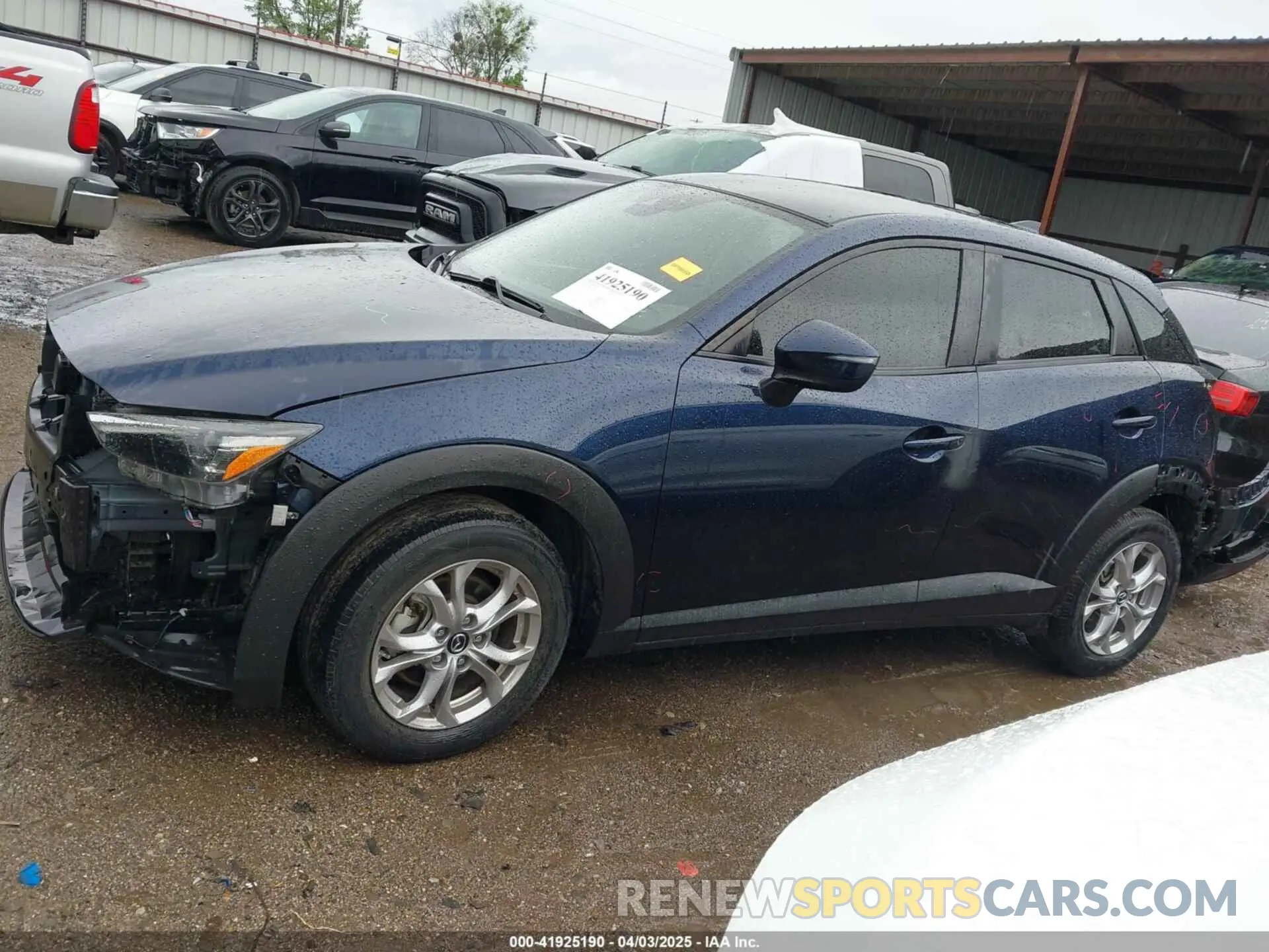 15 fotografías del automóvil dañado JM1DKFB78L1473491 MAZDA CX-3 2020