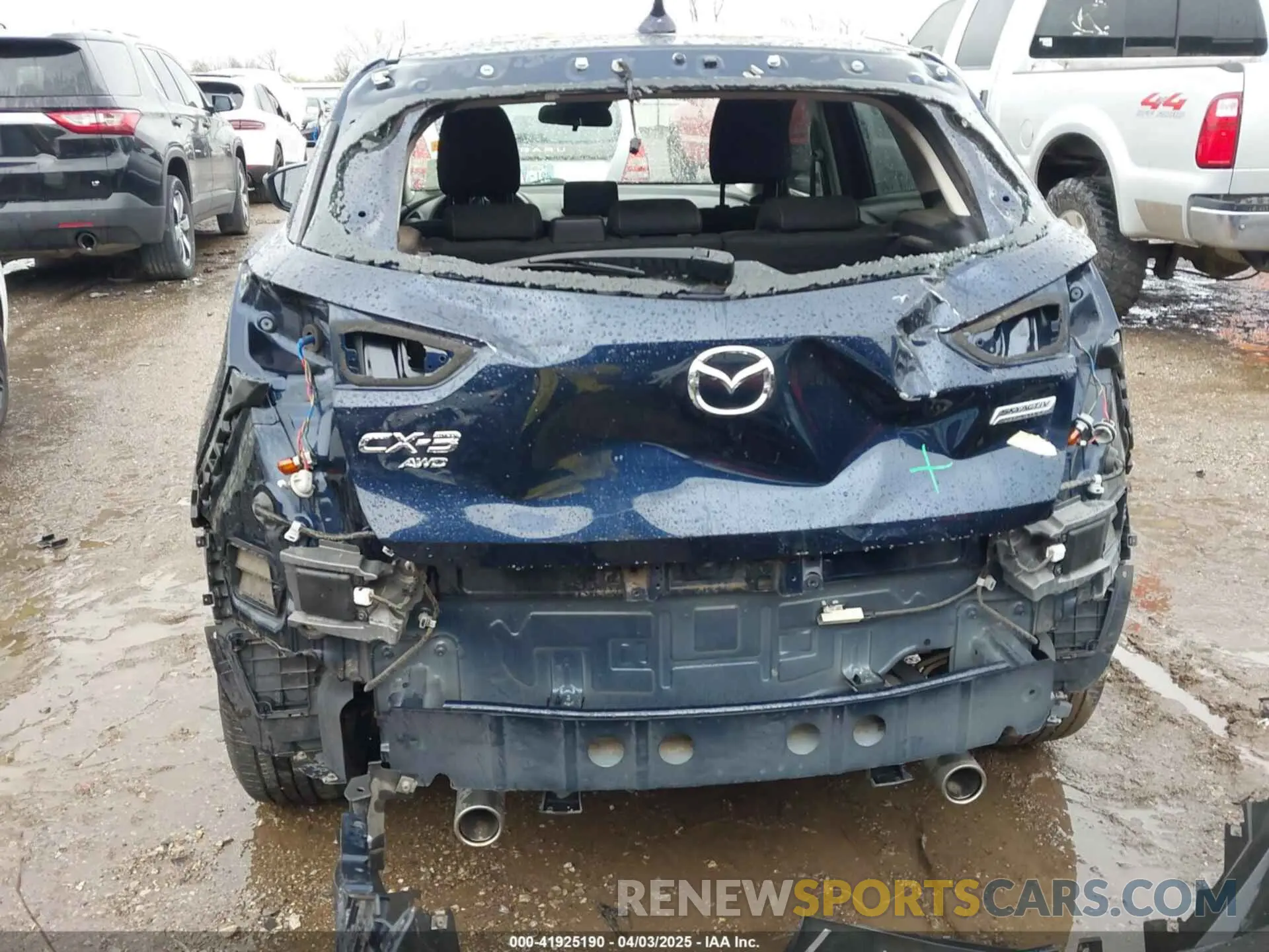 17 fotografías del automóvil dañado JM1DKFB78L1473491 MAZDA CX-3 2020