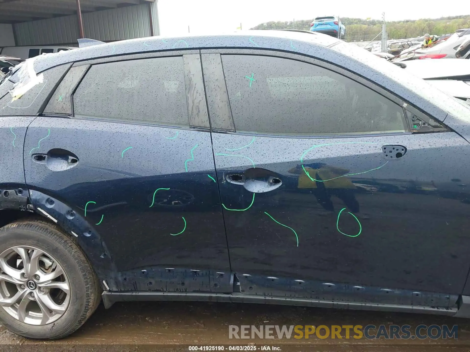 18 fotografías del automóvil dañado JM1DKFB78L1473491 MAZDA CX-3 2020