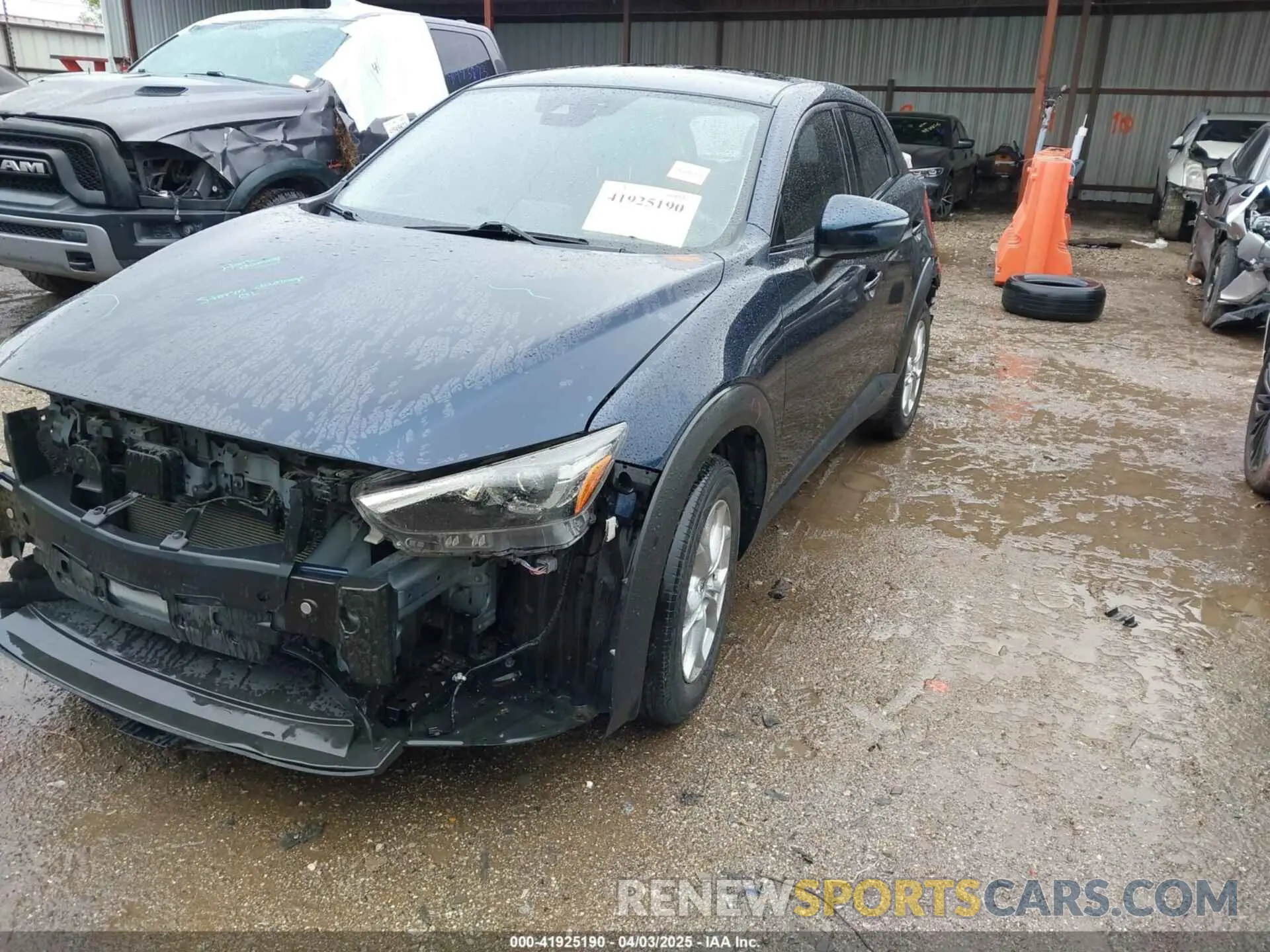 2 fotografías del automóvil dañado JM1DKFB78L1473491 MAZDA CX-3 2020