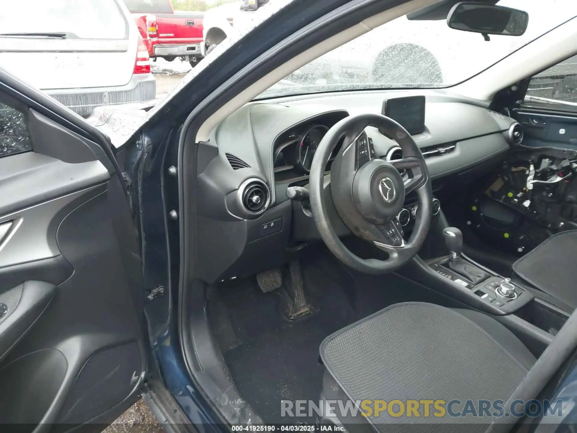 5 fotografías del automóvil dañado JM1DKFB78L1473491 MAZDA CX-3 2020