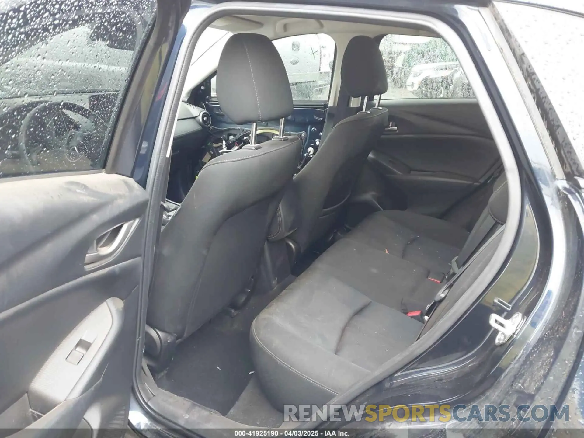 8 fotografías del automóvil dañado JM1DKFB78L1473491 MAZDA CX-3 2020