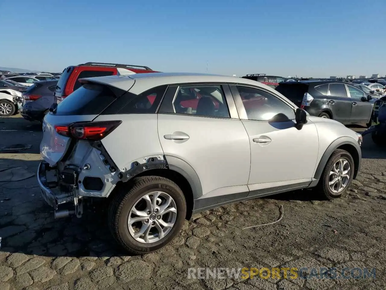 3 fotografías del automóvil dañado JM1DKDB70M1500172 MAZDA CX-3 2021
